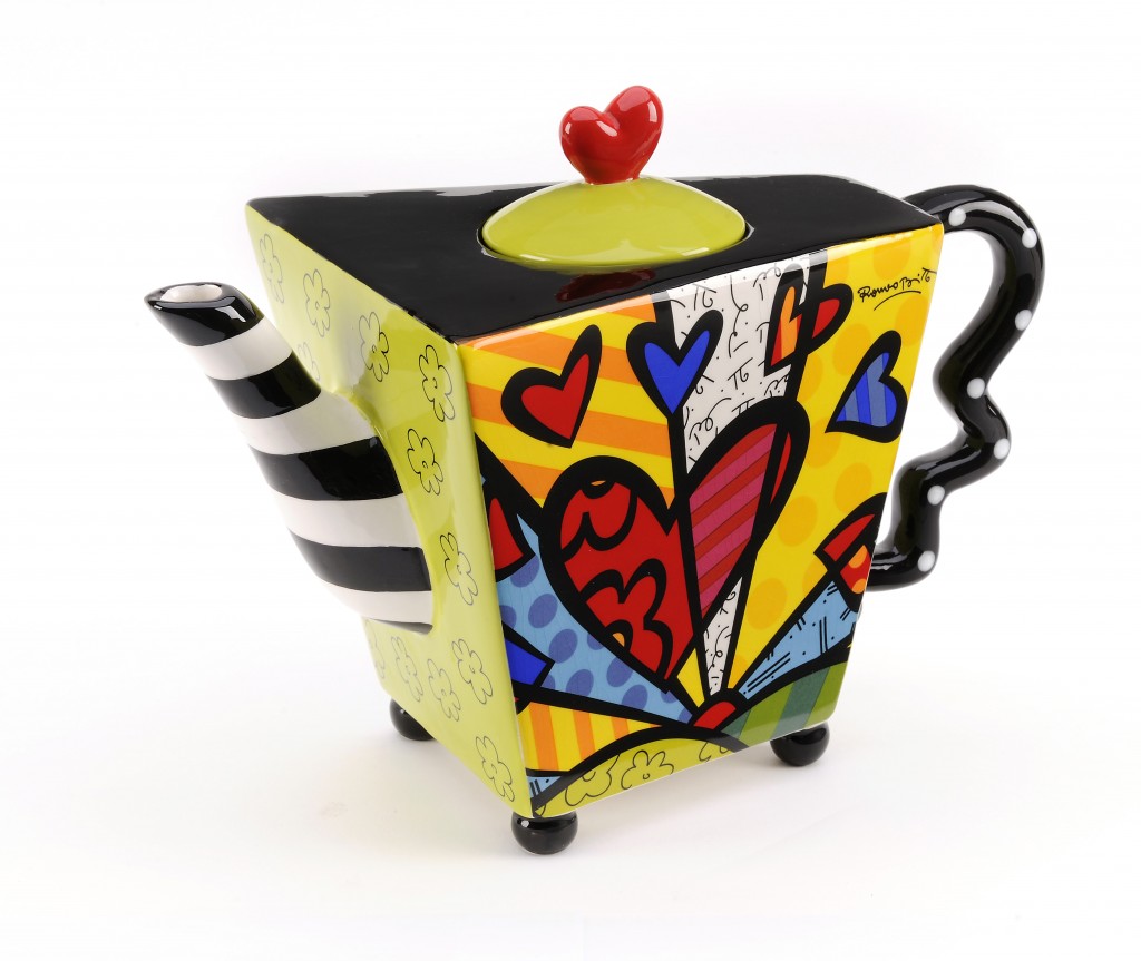 Britto Large Teapot: Cheek to Cheek - Artreco