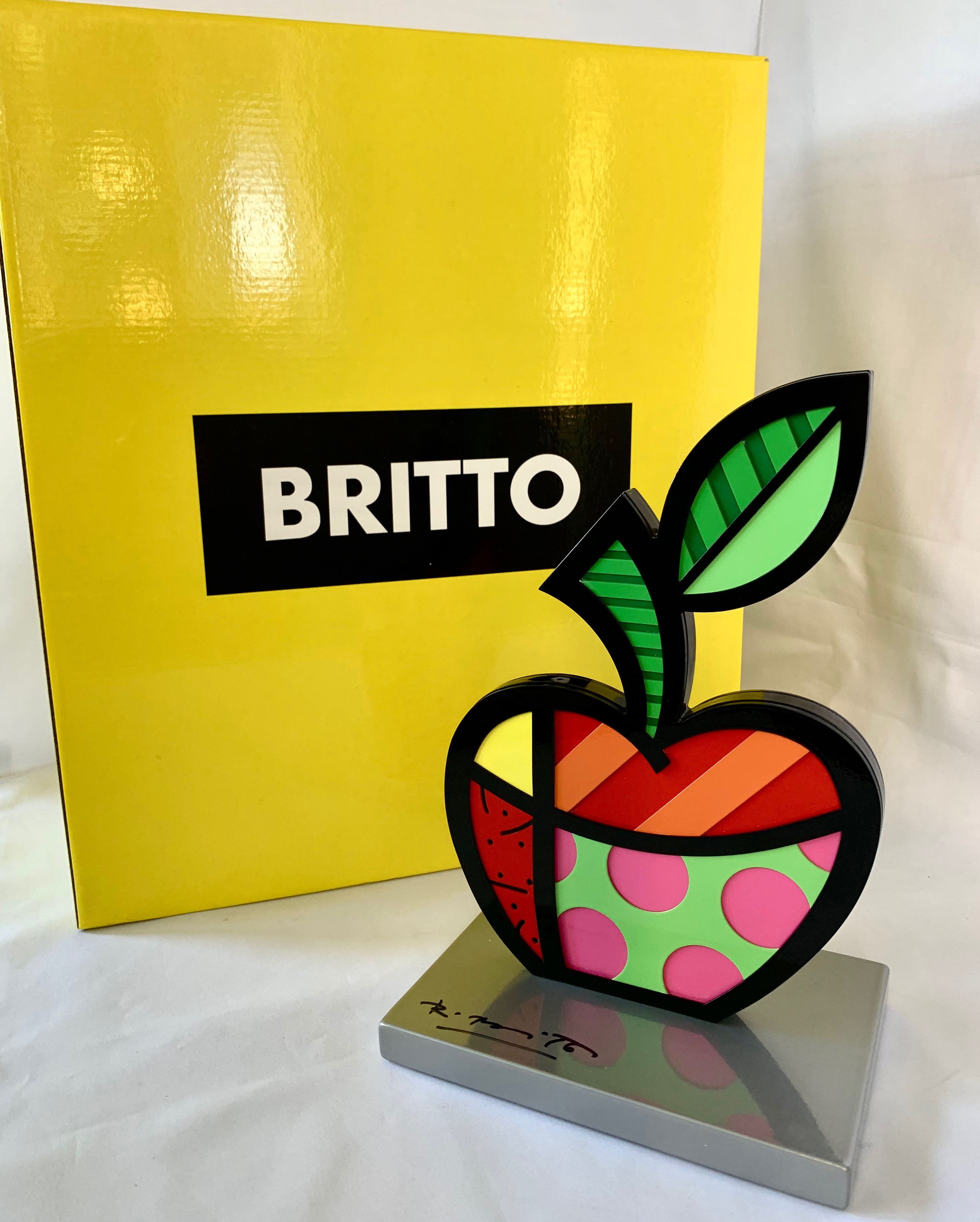 BIG APPLE - Limited Edition Sculpture – Shop Britto